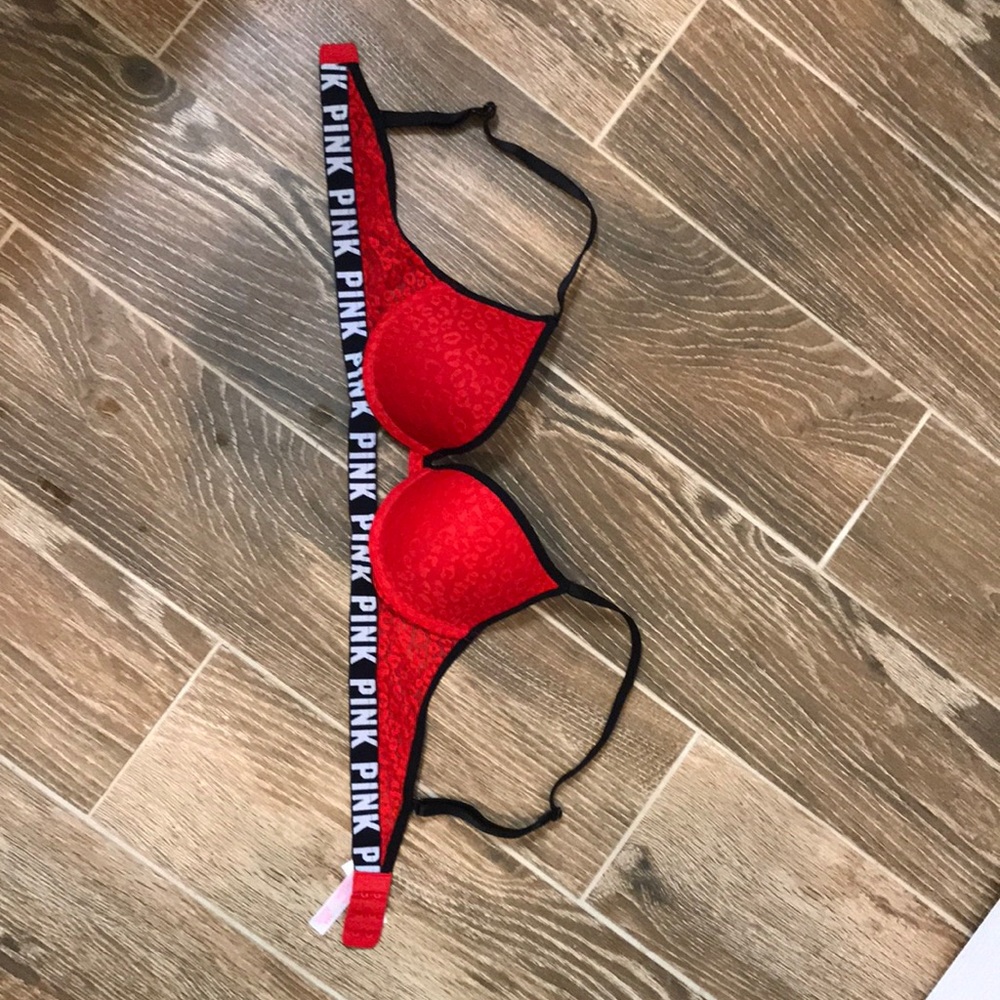 Victoria Secret Pink Wear Everywhere Push-Up